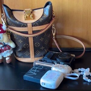 authentic Louis Vuitton Duffle bag 2019